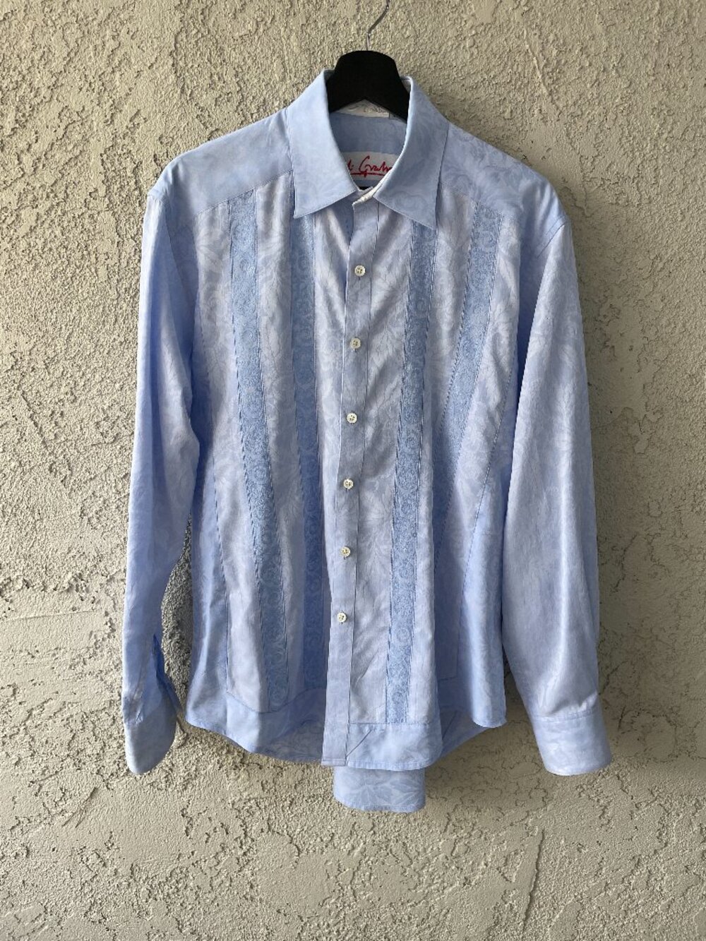 Robert Graham Men’s Light Blue Jacquard Button Down Shirt Medium